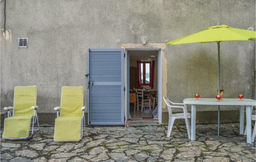 Two-bedroom Holiday Home In Perelli