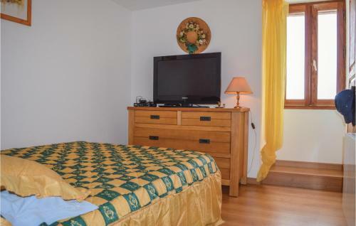 Two-bedroom Holiday Home In Perelli