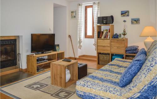 Two-bedroom Holiday Home In Perelli