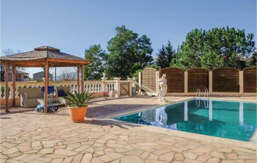 Two-bedroom Apartment In Bastelicaccia