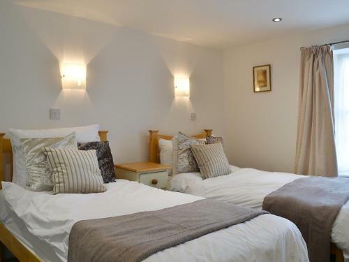 Peartree Cottage & Granary