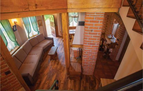Three-bedroom Holiday Home In Nasice