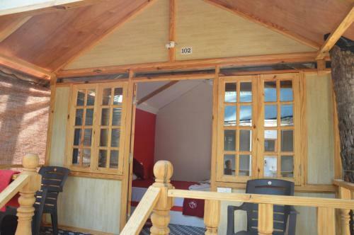 Hotel Sand And Woods