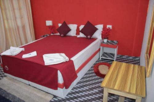 Hotel Sand And Woods