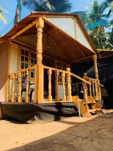 Hotel Sand And Woods