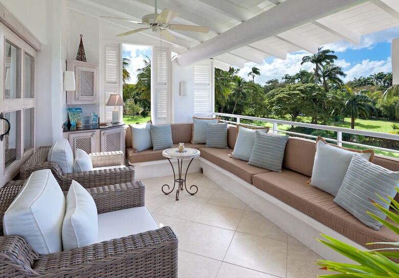 Condos On Glitter Bay Estate