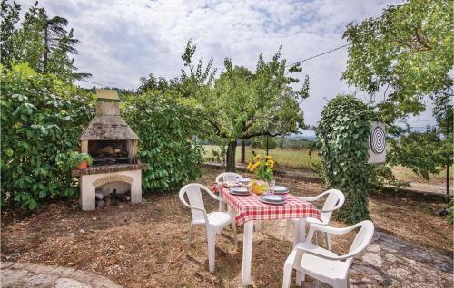 Three-bedroom Holiday Home In Spoleto -pg-