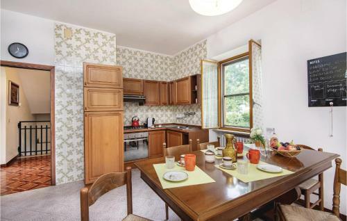Three-bedroom Holiday Home In Spoleto -pg-