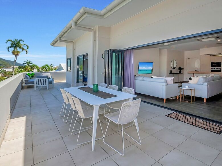Superior Luxury Apartment In The City