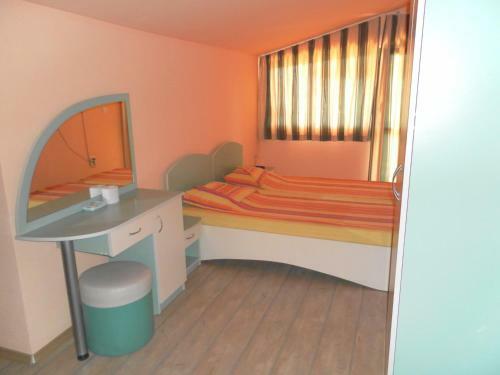 Hostal Villa Mari Guest Rooms
