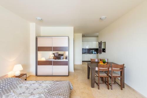 Hotel Garden Of Eden Complex