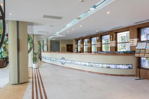 Hotel Garden Of Eden Complex