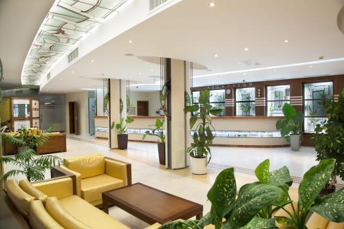 Hotel Garden Of Eden Complex