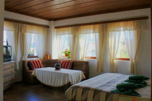 Hostal Chardaka Guest House