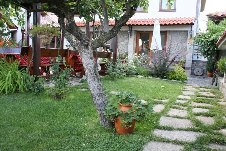 Hostal Iliikova House
