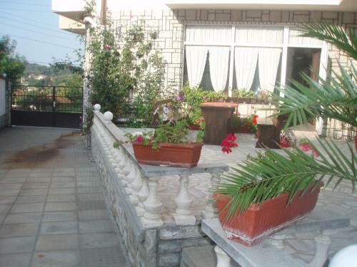 Hostal Mania Guest House