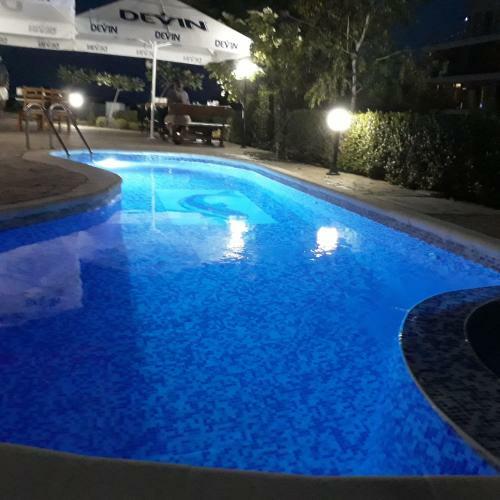 Yuzhni Noshti Hotel