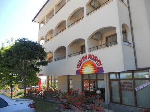 Yuzhni Noshti Hotel