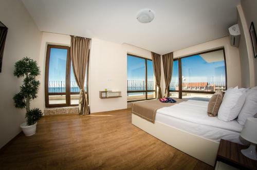 Premier Fort Beach Apartments