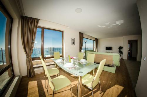 Premier Fort Beach Apartments
