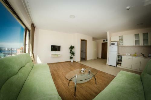 Premier Fort Beach Apartments