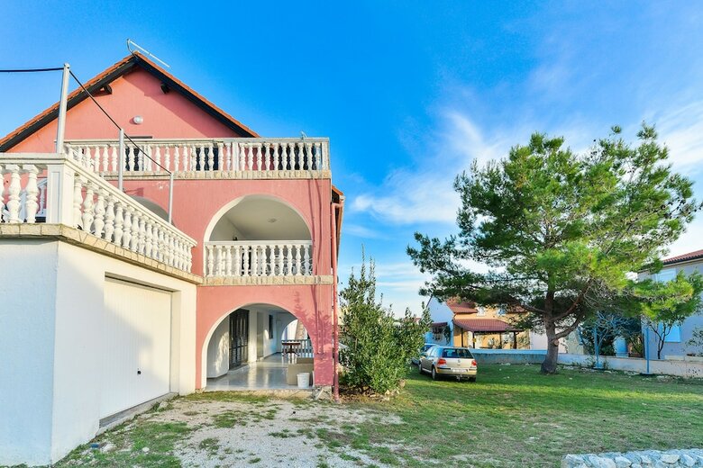 Apartments Lojan