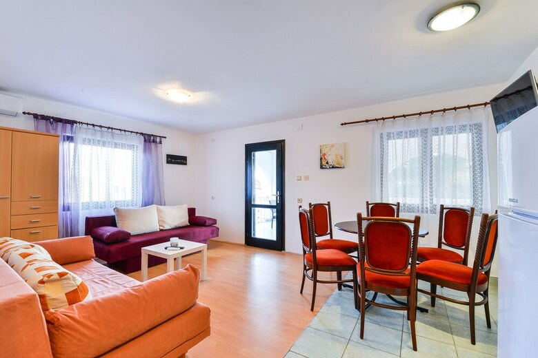 Apartments Lojan
