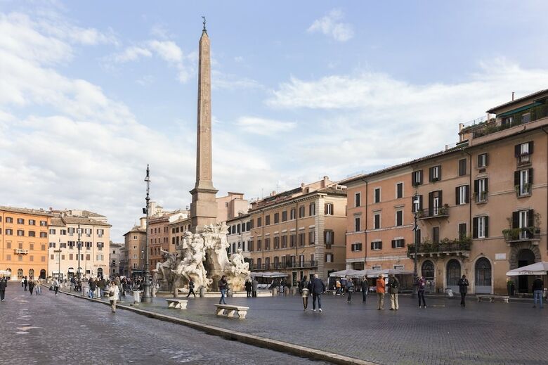 Ideal Apartment Navona Sq
