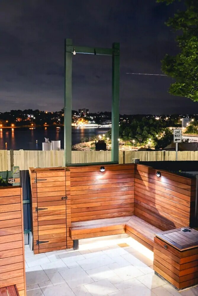 Amazing Waterview Terrace At The Rocks Sydney Cbd