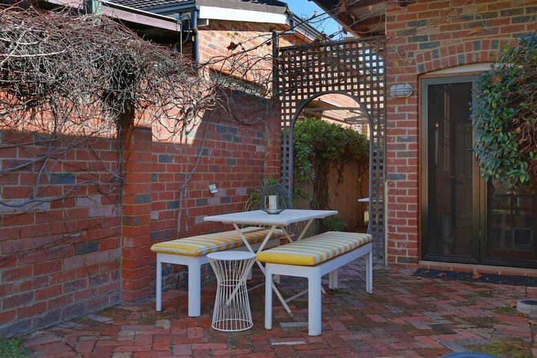Designer 2 Bedroom House With Garden In Northbridge