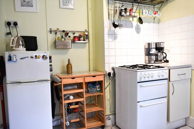 Bright And Spacious 1 Bedroom Apartment