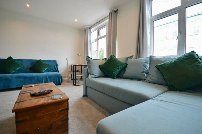 Apartamentos Modern Flat With Parking