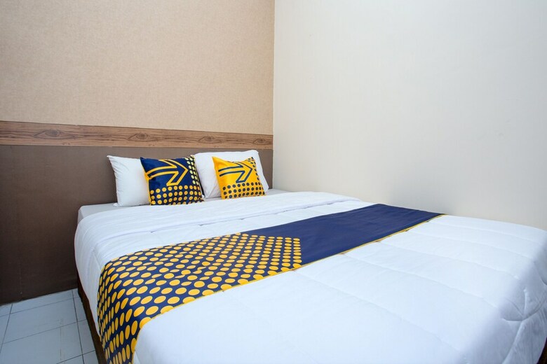 Hostal Capital O 2205 Hotel 3 Intan