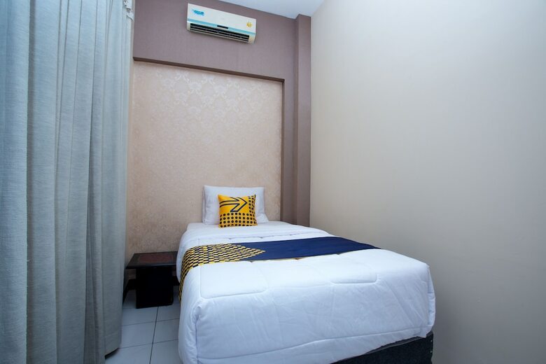 Hostal Capital O 2205 Hotel 3 Intan