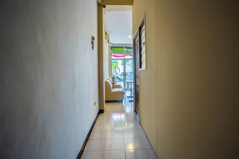 Hostal Capital O 2205 Hotel 3 Intan