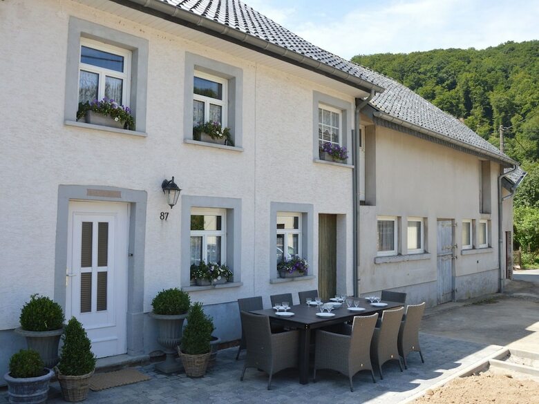Spacious Holiday Home With Private Garden In Ardennes