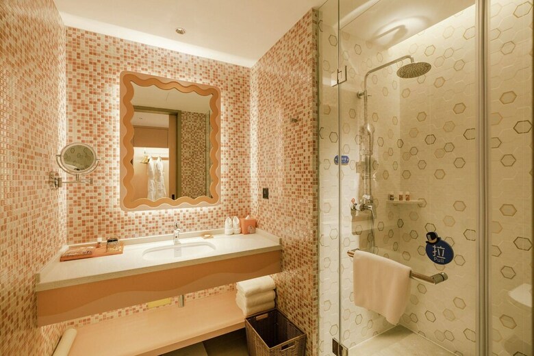Dolphin Bay Hotel