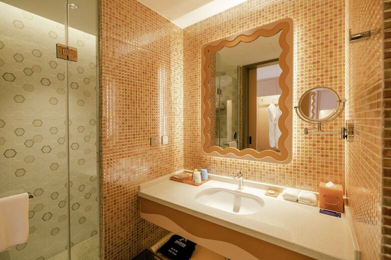 Dolphin Bay Hotel