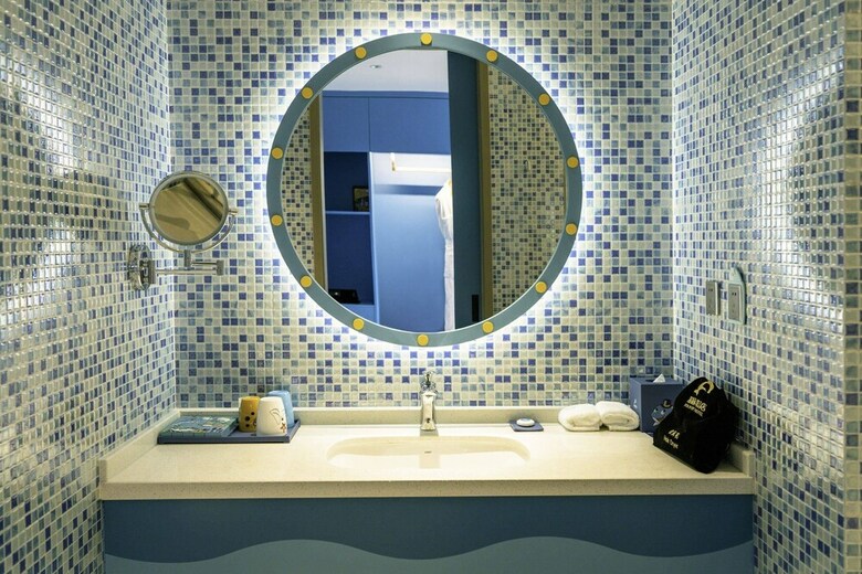 Dolphin Bay Hotel