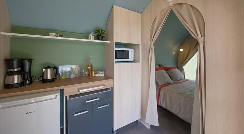 Camping Naturist Castillon de Provence