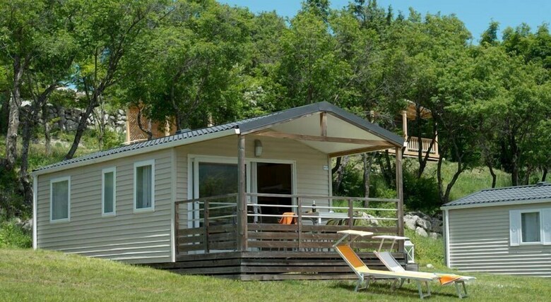 Camping Naturist Castillon de Provence