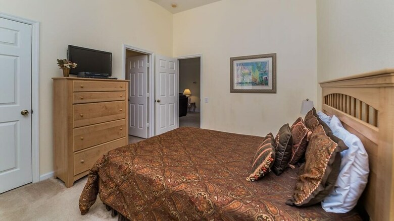 8147 Fan Palm Way