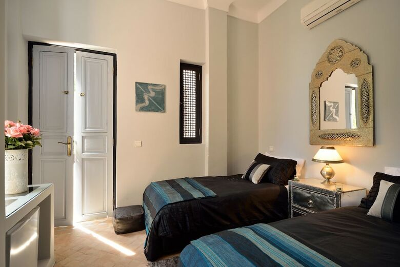 Hotel Villa Dinari