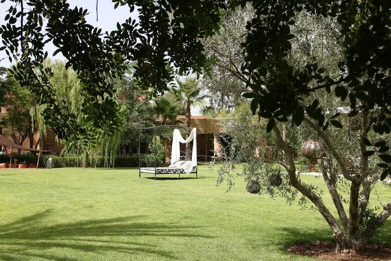 Hotel Villa Dinari