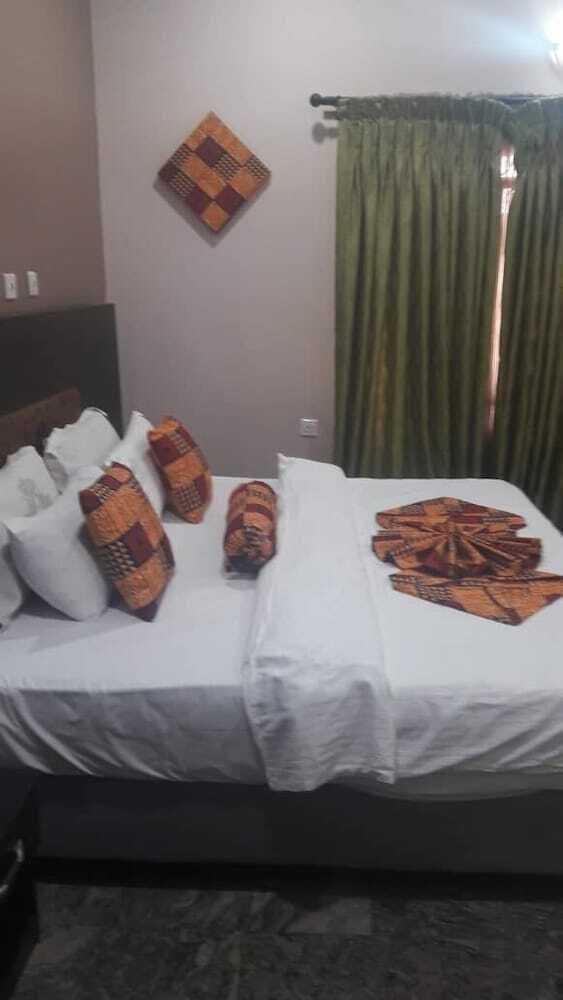 Transtell Suites & Apartments