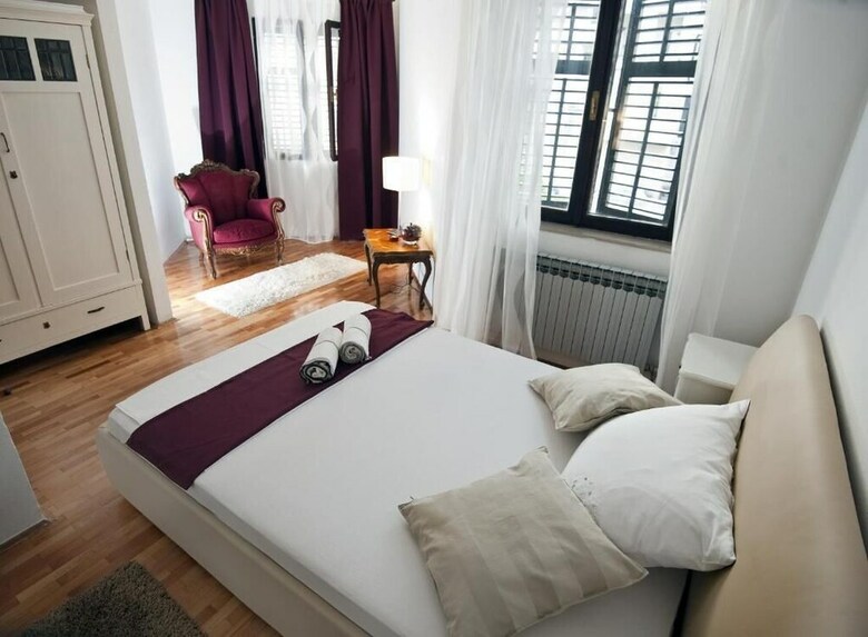 Znjan Beach Apartments