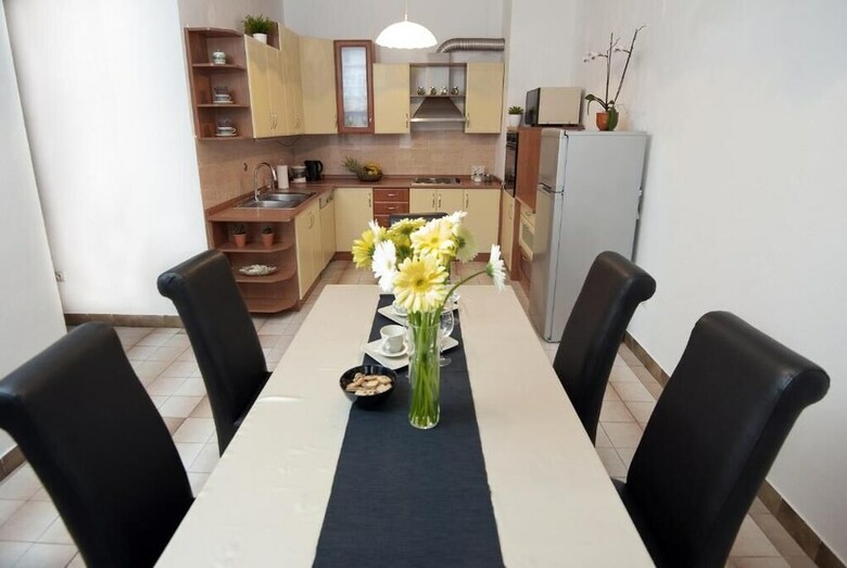 Znjan Beach Apartments