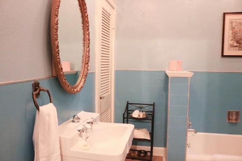 Opus House Bed And Breakfast