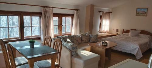 Hostal Citadel Guest House