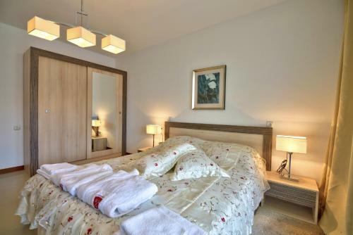 Casa Real Apartments